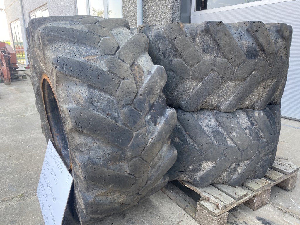 michelin 18x19,5 volrubber te koop bij Jaap Verboon