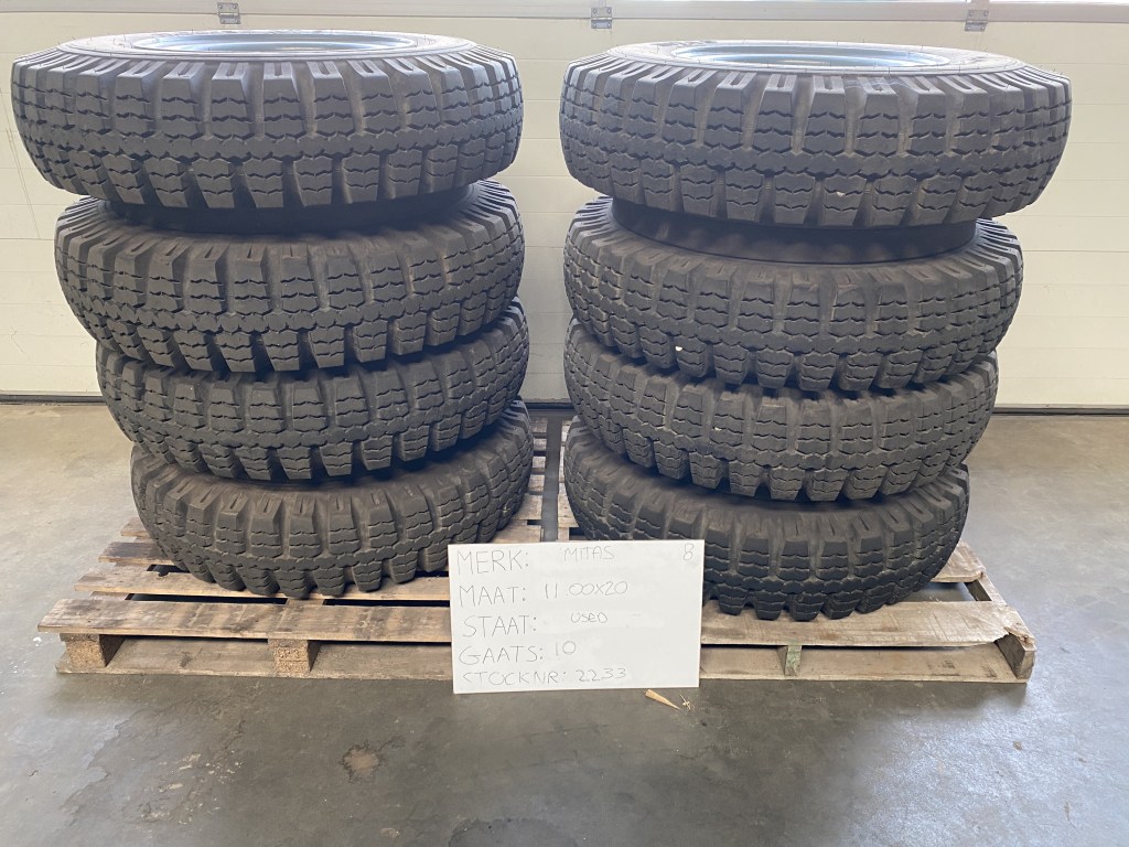 mitas 11.00x20 te koop bij Jaap Verboon