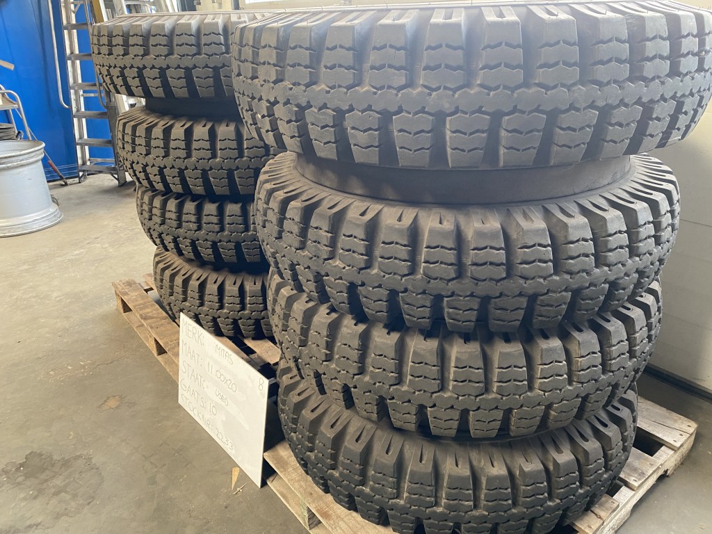 mitas 11.00x20 te koop bij Jaap Verboon