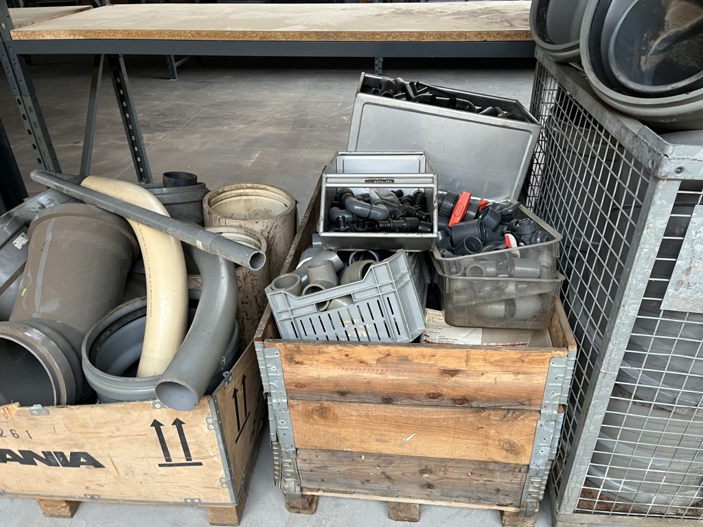 partij pvc delen te koop bij Jaap Verboon