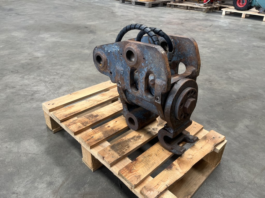 powertilt minigraver te koop bij Jaap Verboon