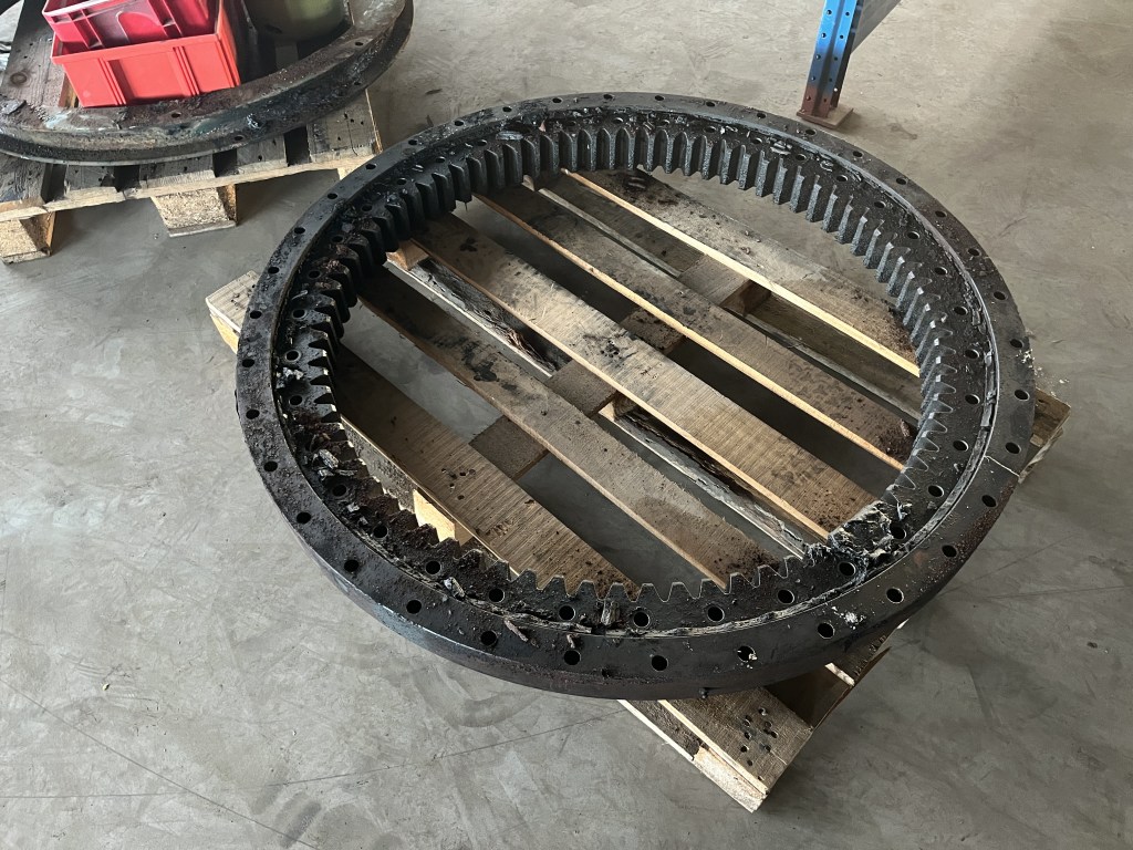 rothe erde hitachi fh150 te koop bij Jaap Verboon