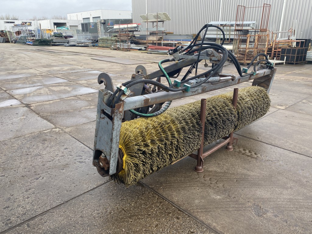 veegbezem volvo aansluiting te koop bij Jaap Verboon