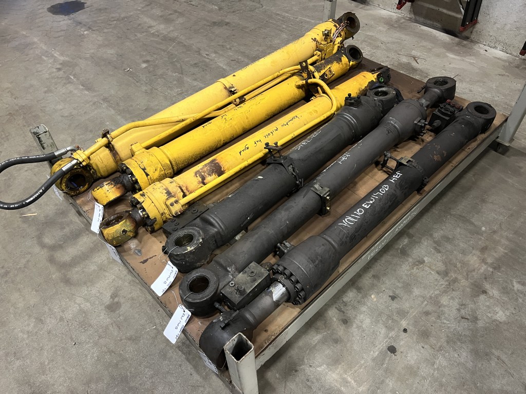volvo komatsu cylinder te koop bij Jaap Verboon